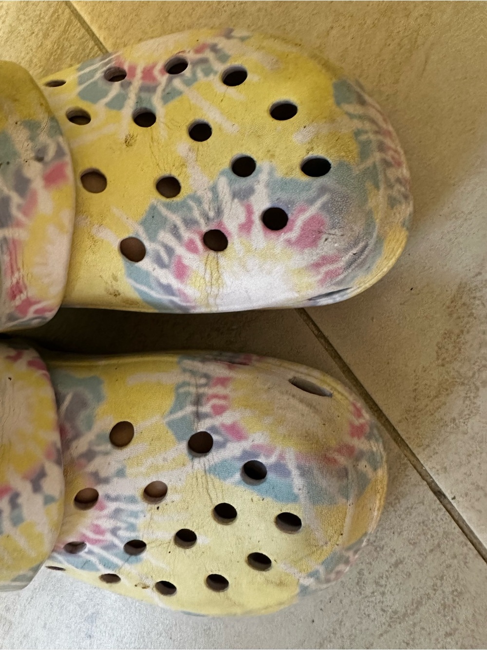 Time and Tru Yellow Tie-Dye Slip-On Well Worn Clogs Women size 7.5 Shoes - Picture 7 of 8